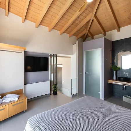 Highview Luxury Villa