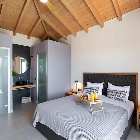 Highview Luxury Villa *