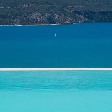 Highview Luxury Katouna