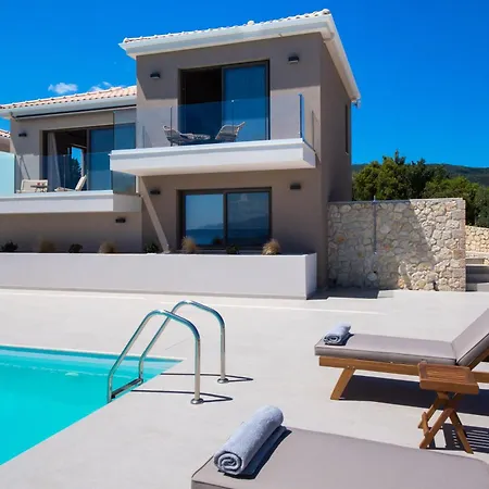 Highview Luxury Villa *