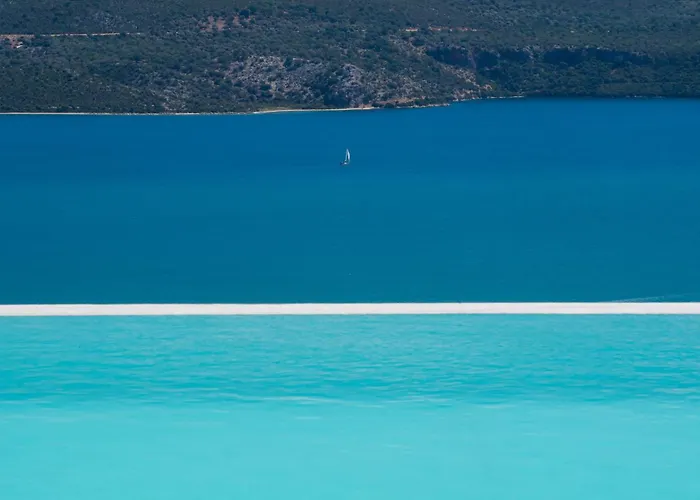 Highview Luxury Katouna