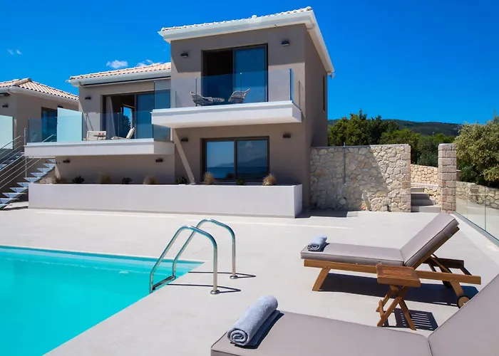 Highview Luxury Villa *